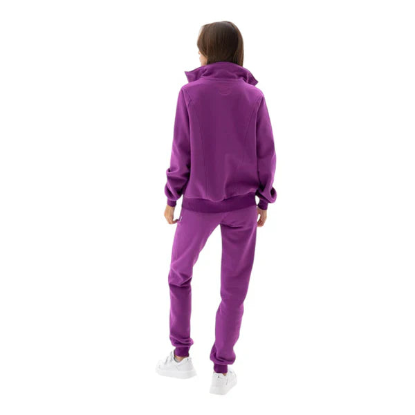 Plush Purple Tracksuit for Comfort and Style
